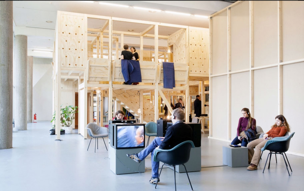 https://www.benjaminmenzel.net/files/gimgs/th-15_wohnungsfrage-ausstellungsansicht.jpg